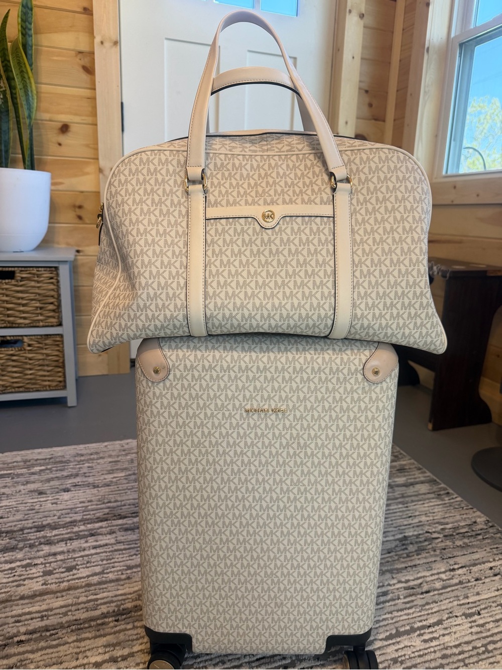 Michael Kors Cream Logo-Print Rolling Suitcase with Matching Carryall - Picture 4 of 16